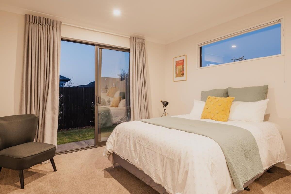 Elegant 3Br Home On Mustang Avenue ไครสต์เชิร์ช ภายนอก รูปภาพ