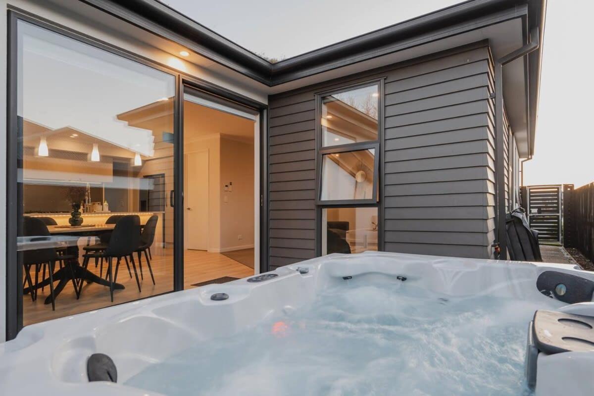 Elegant 3Br Home On Mustang Avenue ไครสต์เชิร์ช ภายนอก รูปภาพ