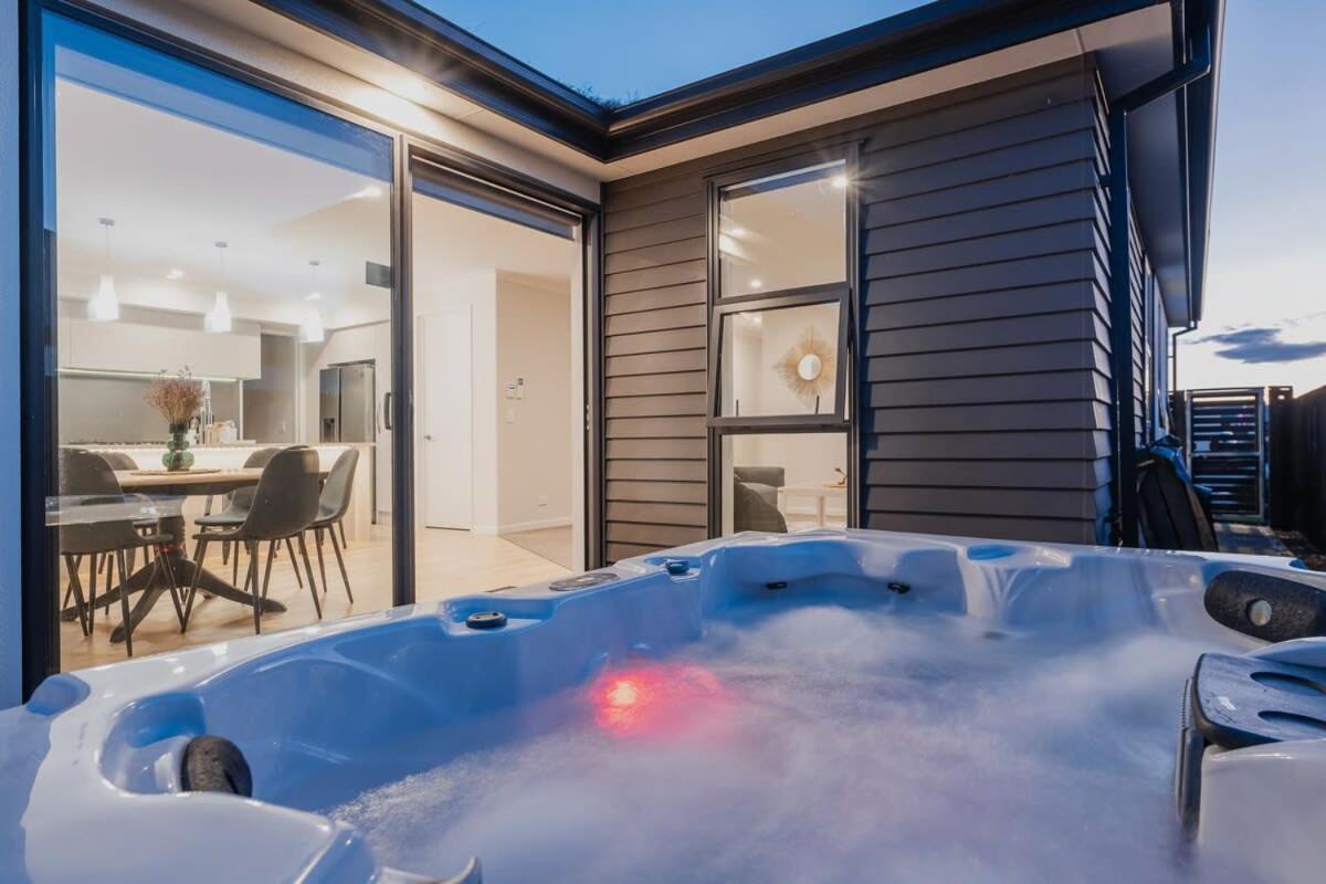 Elegant 3Br Home On Mustang Avenue ไครสต์เชิร์ช ภายนอก รูปภาพ